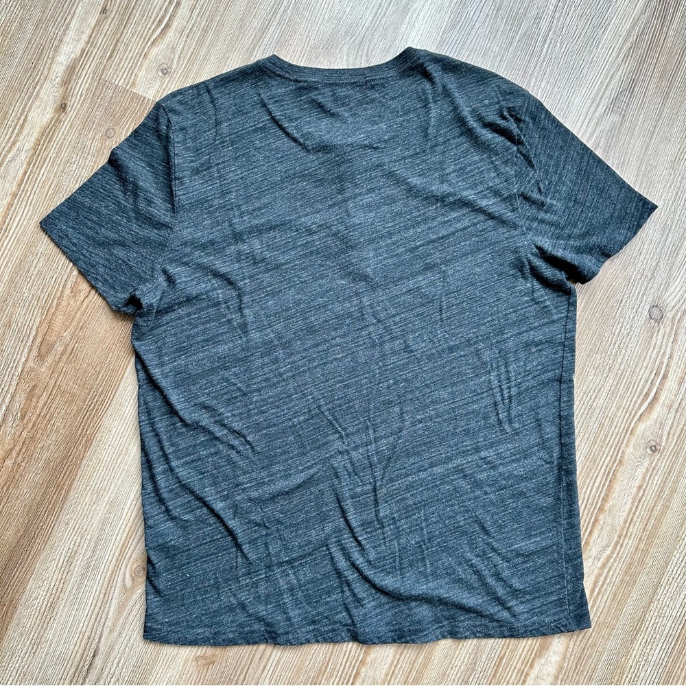 Banana Republic Tee - Picture 2 of 4